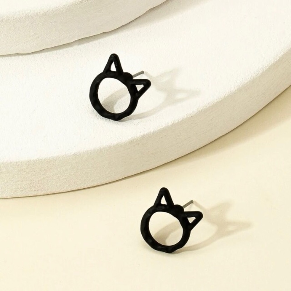 🐈‍⬛ Black Cat Design Stud Earrings NWT